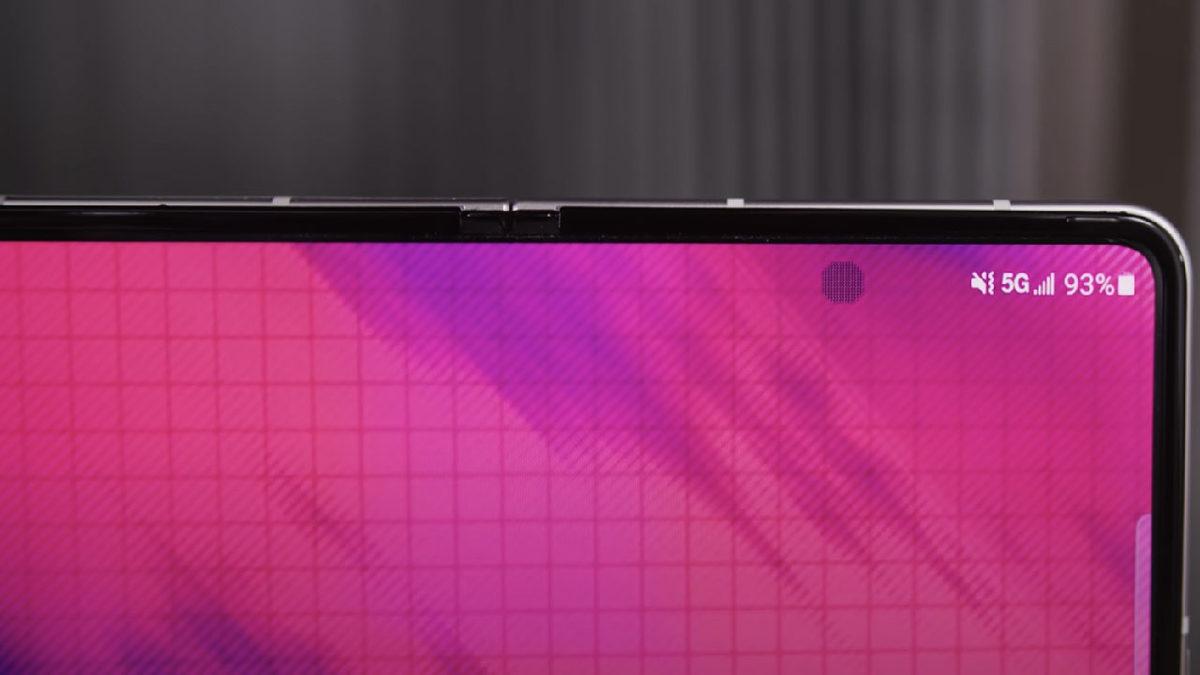 Akıllı Telefon Üreticileri Çentiği Kaldırmanın Yolunu Ararken Apple Nasıl Oldu da Çentiği Telefonun Bir Parçası Hâline Getirdi?