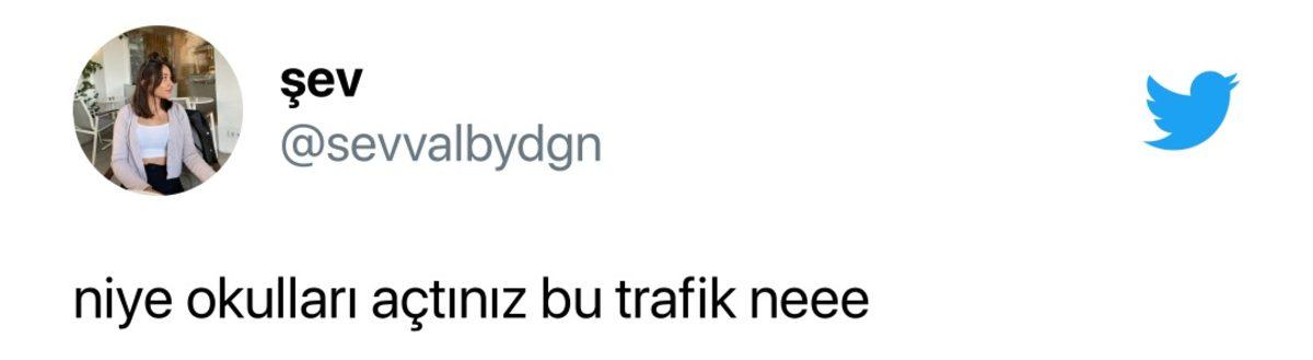 Okulların Açılmasıyla Trafik Yine Felç Oldu... İşte Sosyal Medyadaki İsyan!
