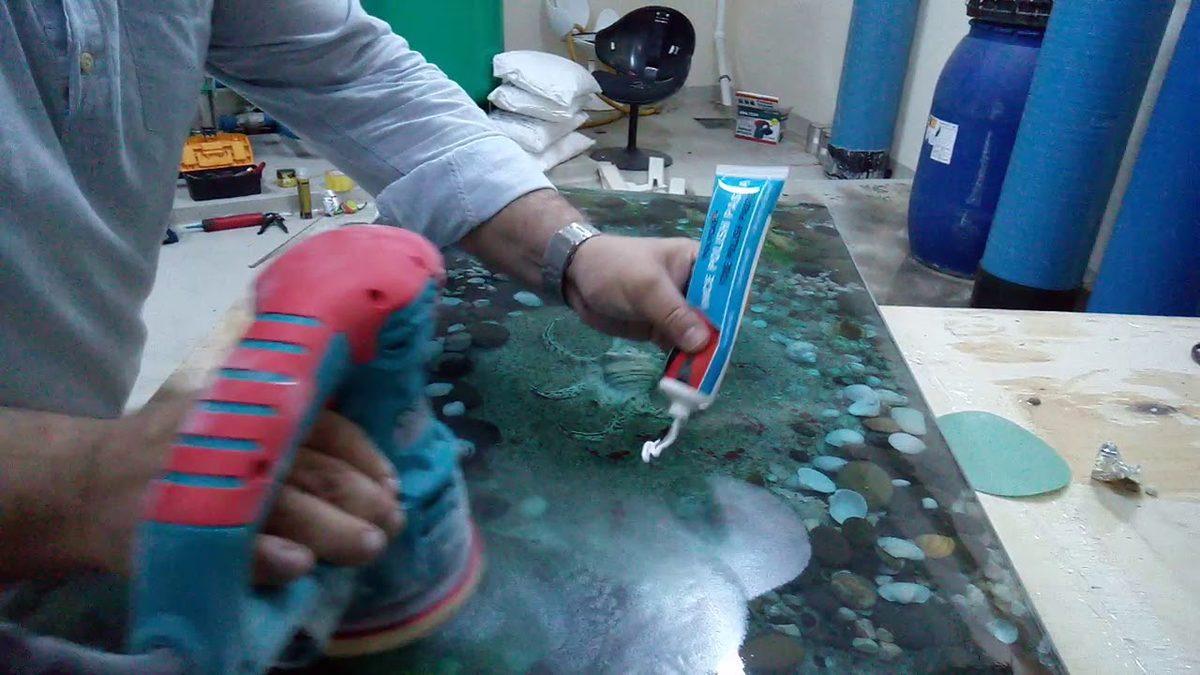 Araba Yapımından Hastanelere Kadar Kullanılan En Dayanıklı Yapıştırıcılardan Biri: Epoksi