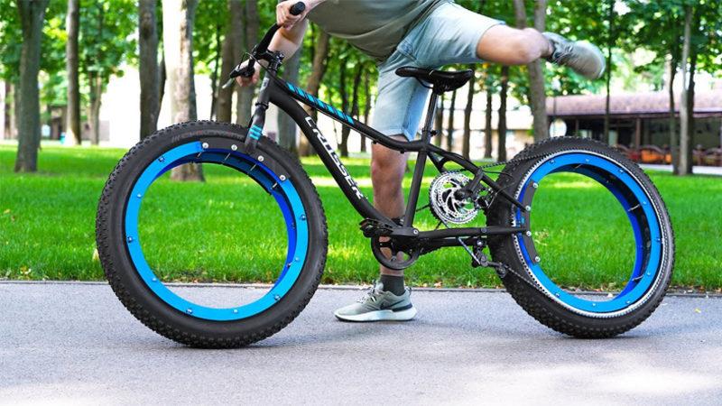 Bir YouTuber, Bisikletini Tron Filmini Andıracak Şekilde Modifiye Etti