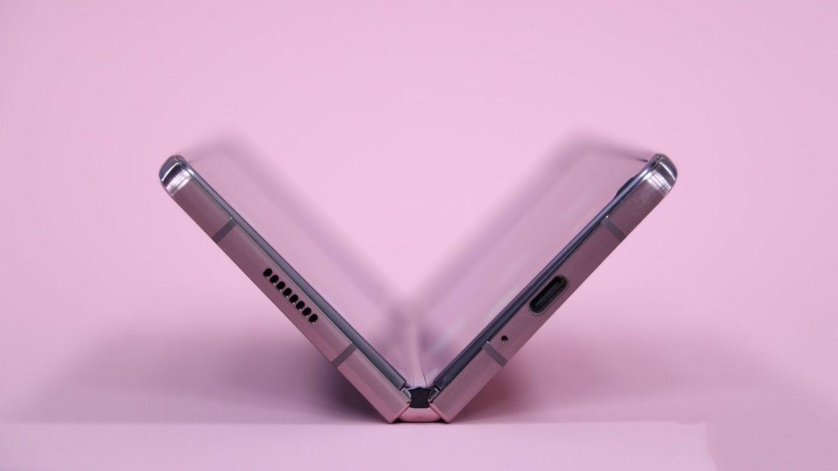 Samsung, Galaxy Z Fold 2’nin Menteşesindeki ’Mühendislik Sırlarını’ Açıkladı
