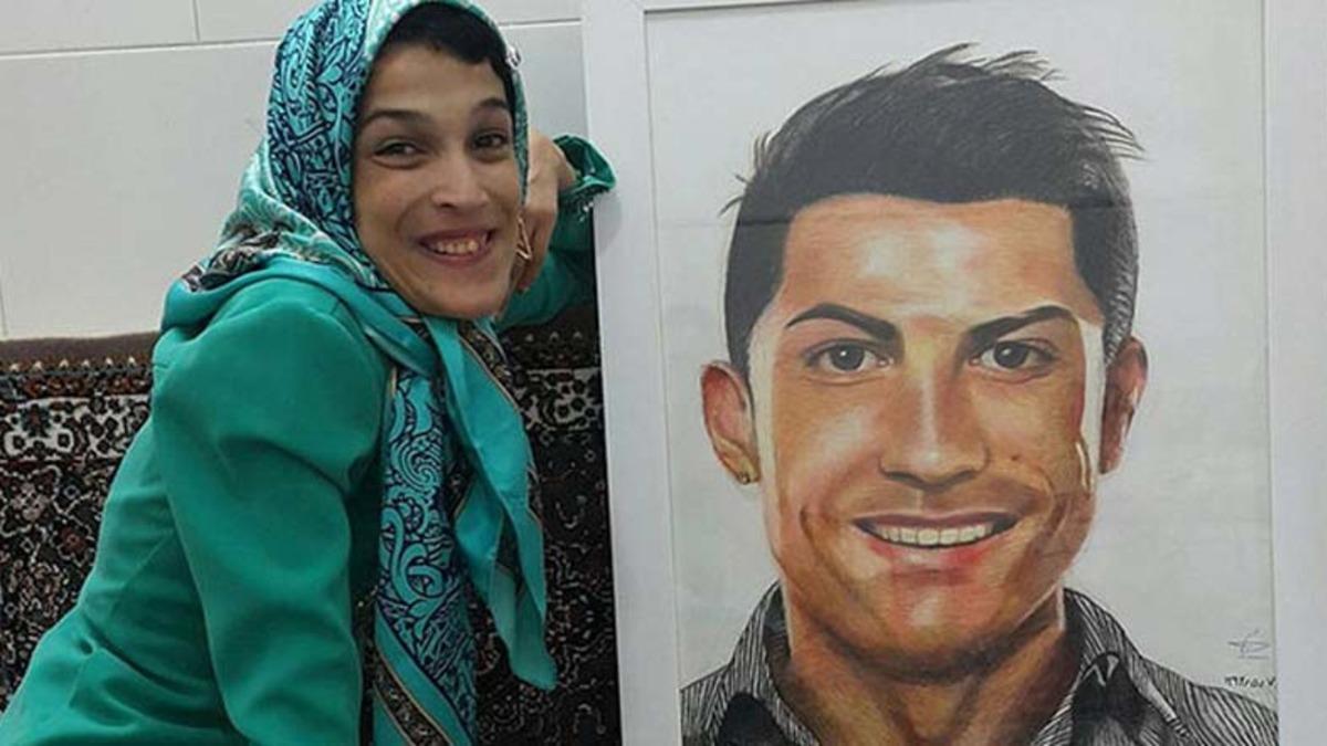 Yüzde 85 Engelli Olan İranlı Ressam Fatemeh Hammami’nin Ayaklarını Kullanarak Çizdiği Muhteşem Resimler