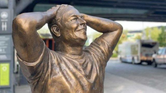 Elon Musk’ın Doğum Günü İçin Yapılan Heykel Alay Konusu Oldu