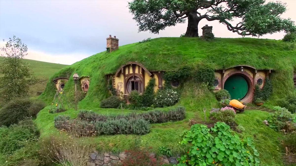 Yüzüklerin Efendisi Filmleriyle Güç Yüzükleri Dizisi Arasındaki Can Alıcı Benzerlikler ve Farklılıklar