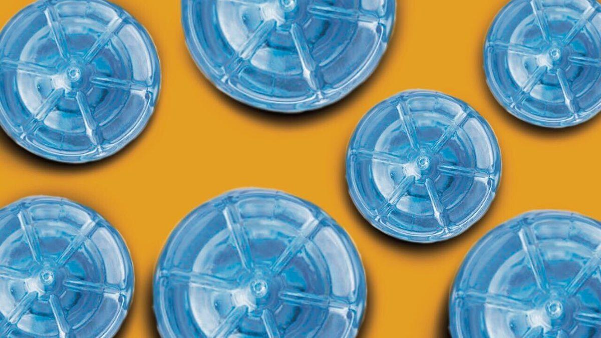 Su Şişelerinin Etrafında Bulunan Bu Çıkıntılar ve Tabanındaki Çiçek Benzeri Şekil Aslında Ne İşe Yarıyor?