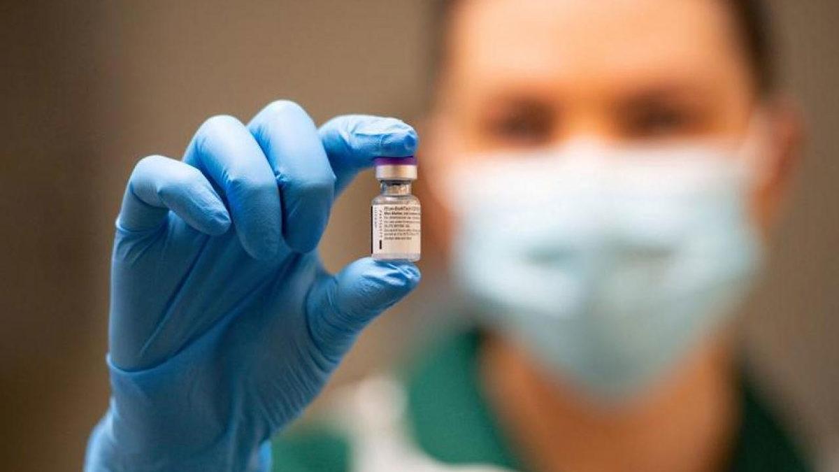 COVID-19 Geçirenler, İki Doz Yerine Tek Doz BioNTech Aşısı Olacak