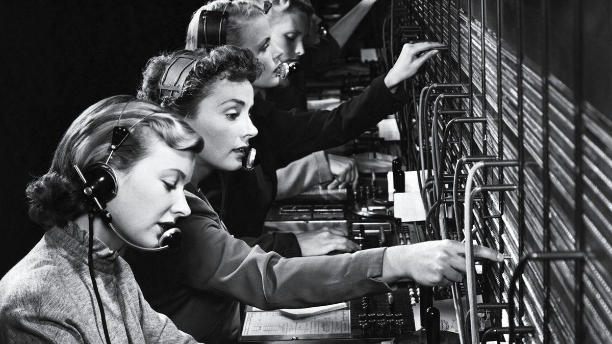 Çağrı Merkezi Çalışanlarına Sektörün Arka Planında Yaşananları Sorduk: Burası Bir Bataklık, Giren Kolay Çıkamaz!