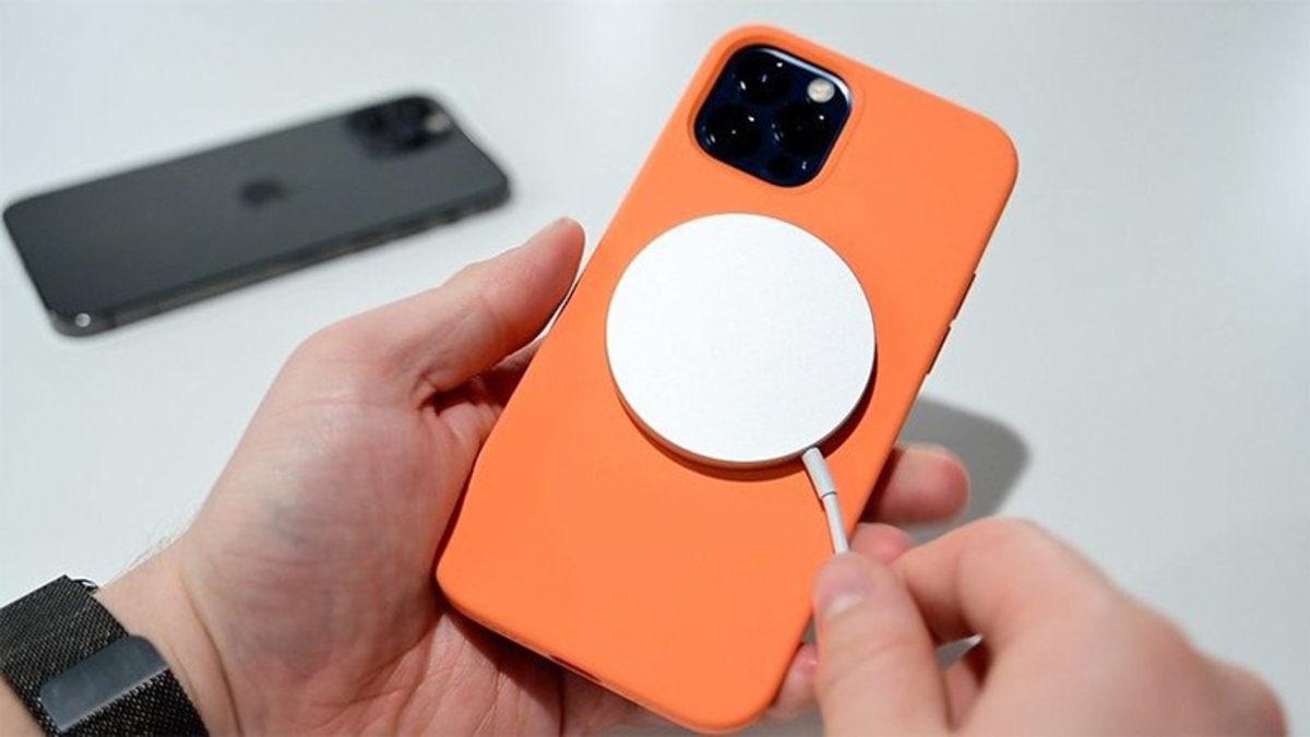 iPhone 13’lerin Tersine Kablosuz Şarjı Destekleyeceği İddia Edildi