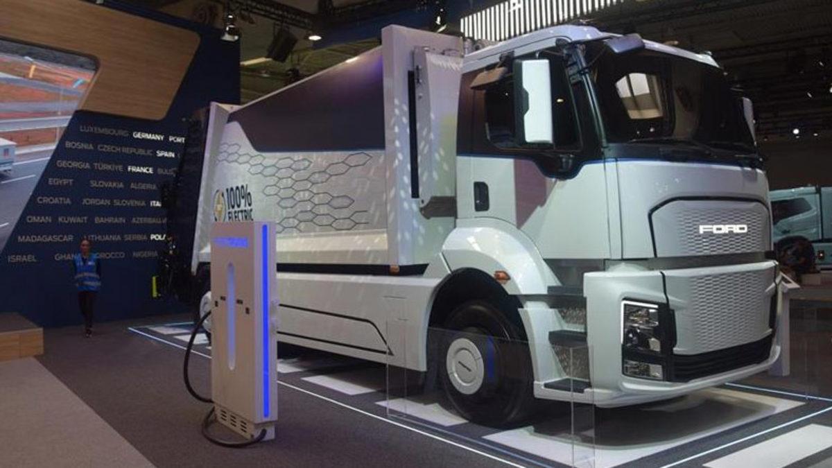 Ford Otosan, Türkiye’nin İlk Yerli ve Tam Elektrikli Kamyonunu Tanıttı: Tesla’ya Rakip Olacak!