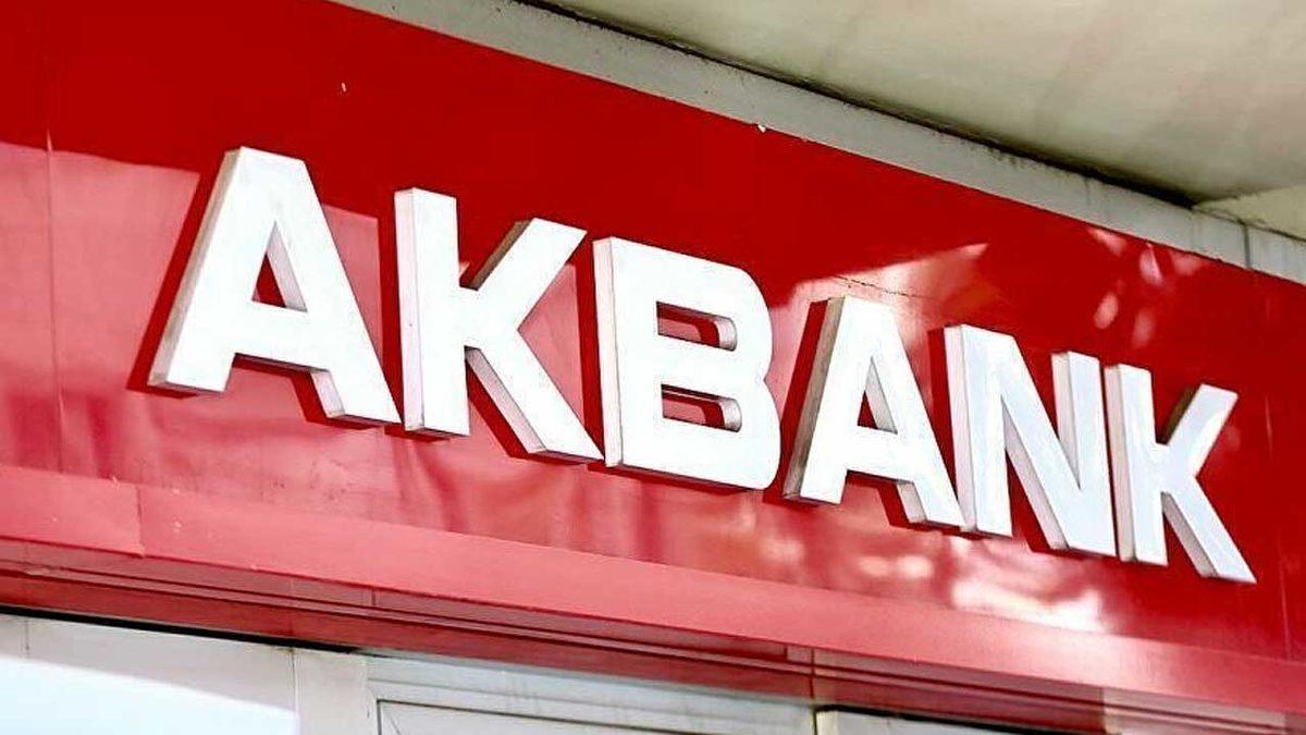 Akbank’tan Beklenen Özür Geldi: Hizmetler Önümüzdeki Saatlerde Kademeli Olarak Devreye Alınacak