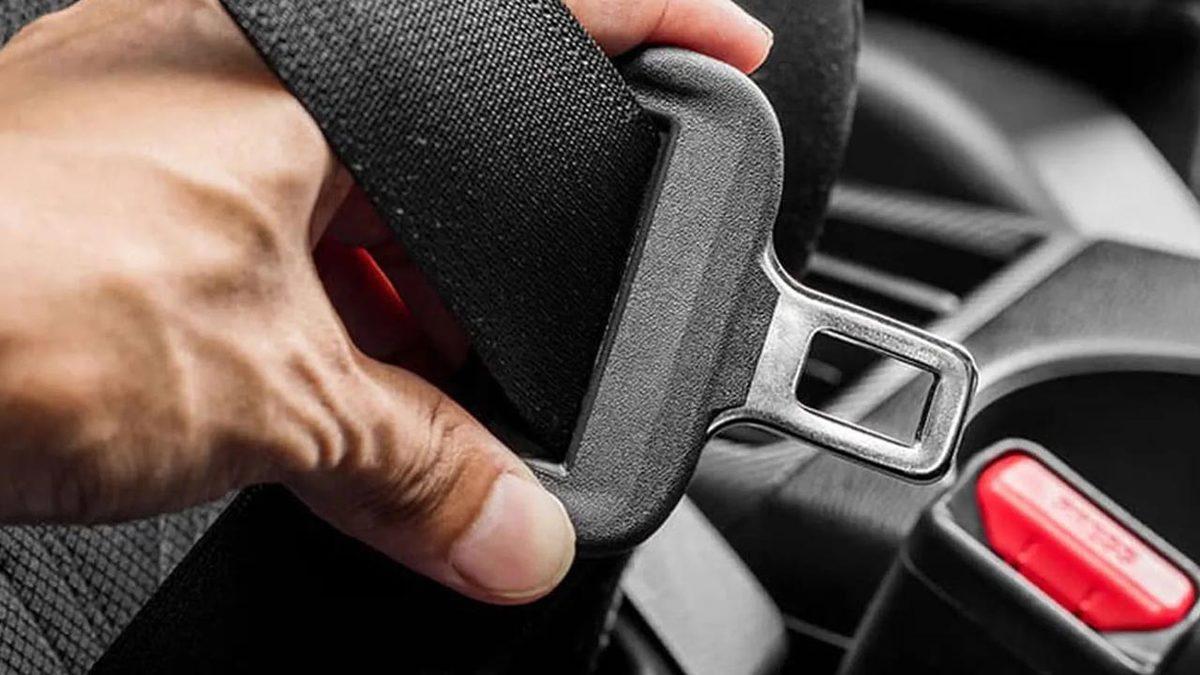 Emniyet Kemeri Takmayı Öğrenmeden(!) Ehliyet Alamayacaksınız: İşte Yeni Düzenlemenin Detayları