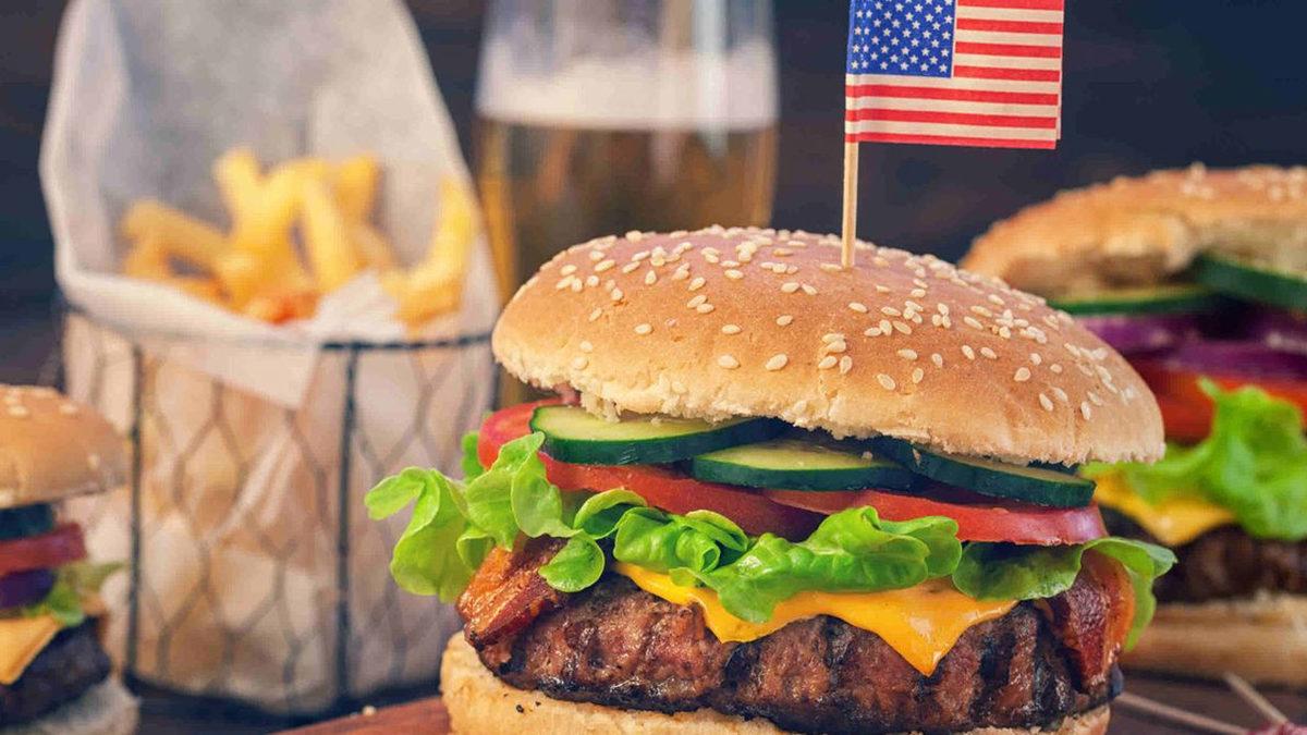 Dünyanın En Popüler Fast Food Ürünlerinden Hamburger Nasıl Ortaya Çıktı, İlk Hamburgeri Kim Yaptı?