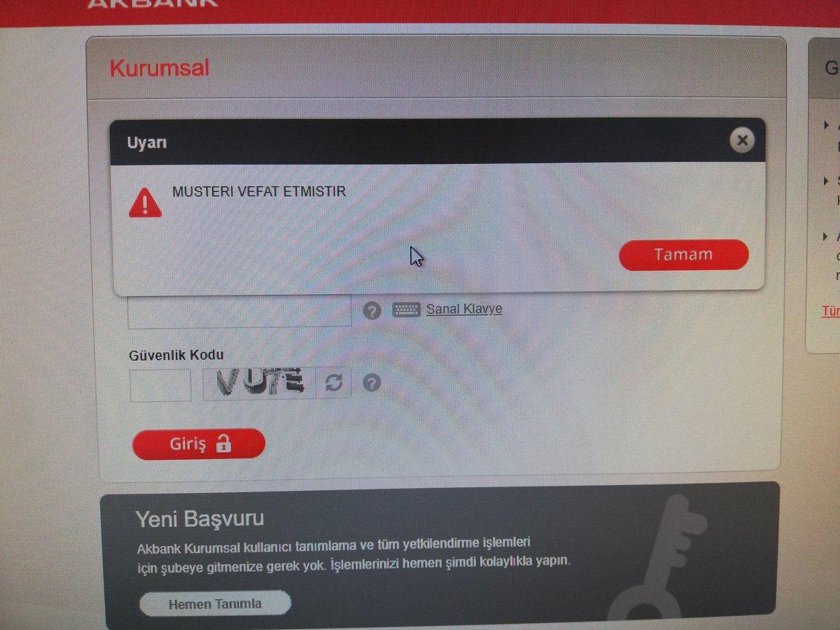 Akbank Müşterileri ’Vefat Ettiklerini’ Söyleyen Uyarı ile Karşılaşmaya Başladı