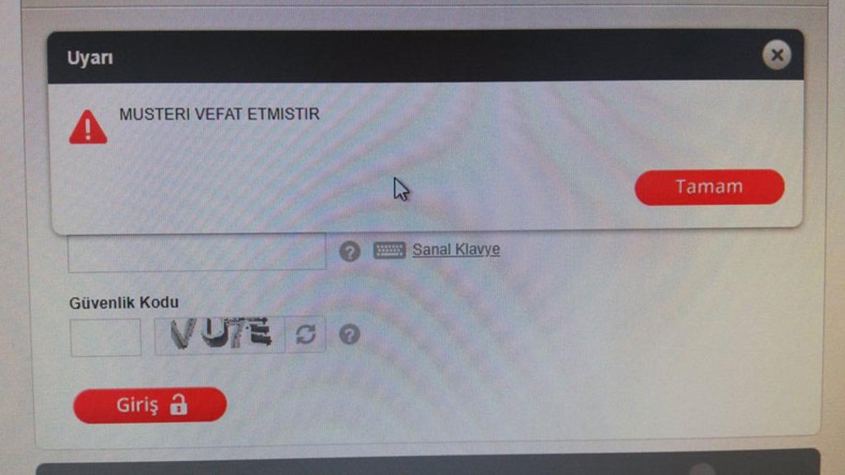 Akbank Müşterileri ’Vefat Ettiklerini’ Söyleyen Uyarı ile Karşılaşmaya Başladı