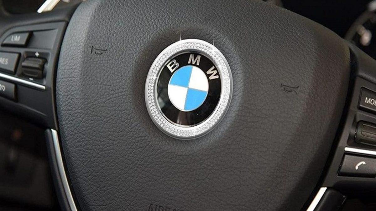 Sizi ve Otomobilinizi Tehlikeye Attığı İçin Asla Kullanmamanız Gereken Oto Aksesuarları