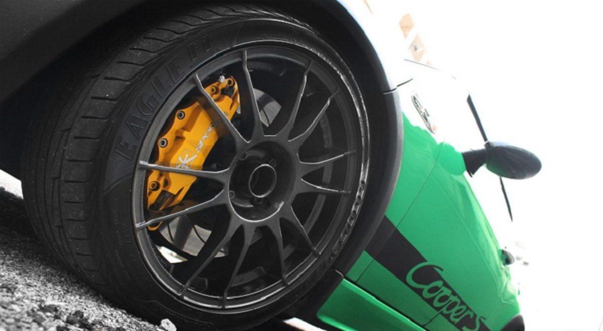 Sizi ve Otomobilinizi Tehlikeye Attığı İçin Asla Kullanmamanız Gereken Oto Aksesuarları