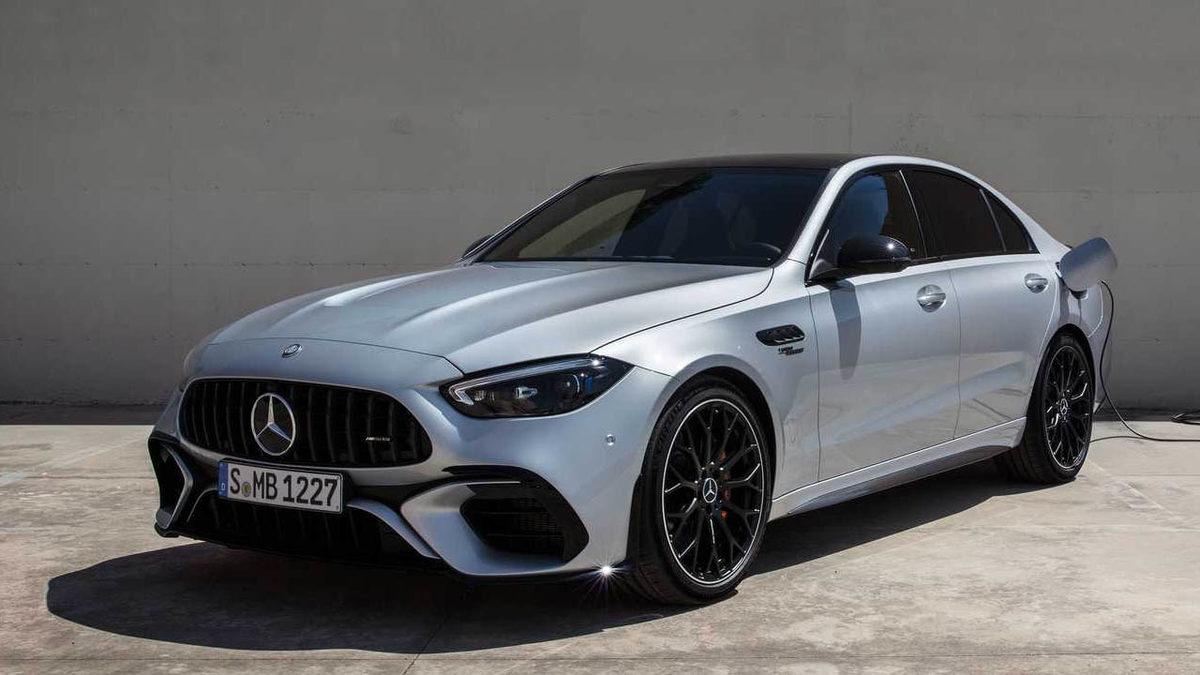 Her Zerresine Hayran Kalacağınız ’2024 Mercedes AMG C63 S’ Tanıtıldı: V8 Gitti, Hibrit Motor Geldi...