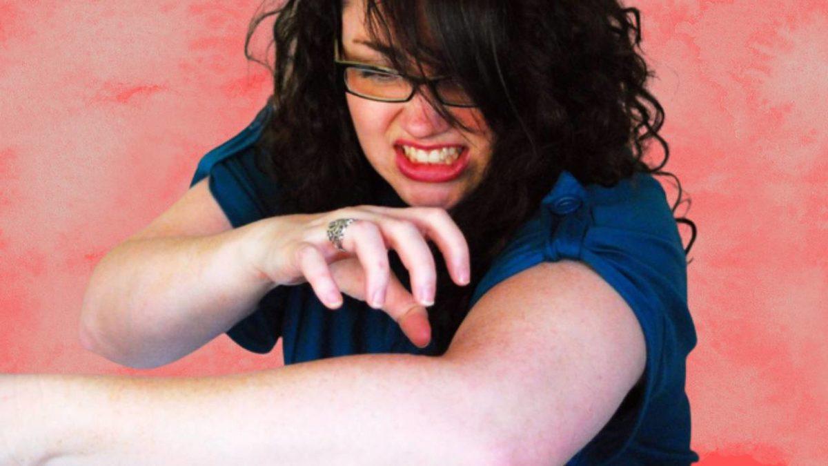 Böcekler Hakkında Konuştuğumuzda ya da Bir Böcek Fotoğrafı Gördüğümüzde Bile Deli Gibi Kaşınmamızın Nedeni