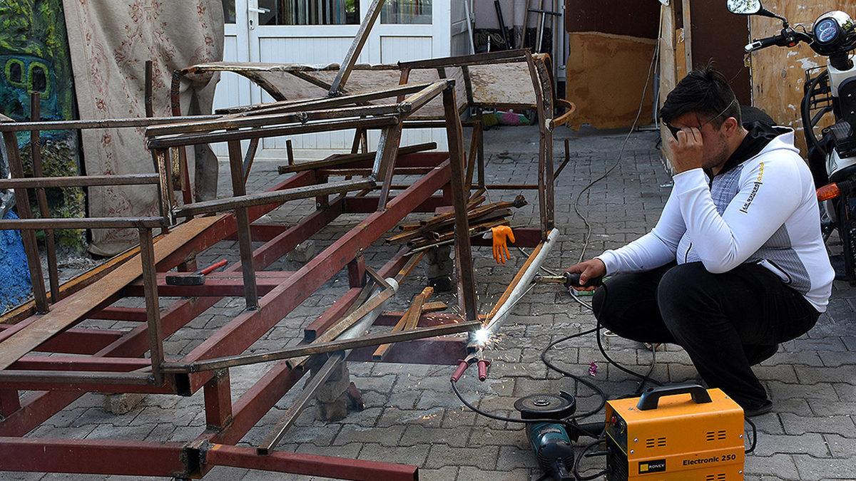 Karantinada Sıkılıp Atıklardan Rüzgar Türbini Yapan Genç, Evinin Elektrik İhtiyacını Karşılamaya Başladı