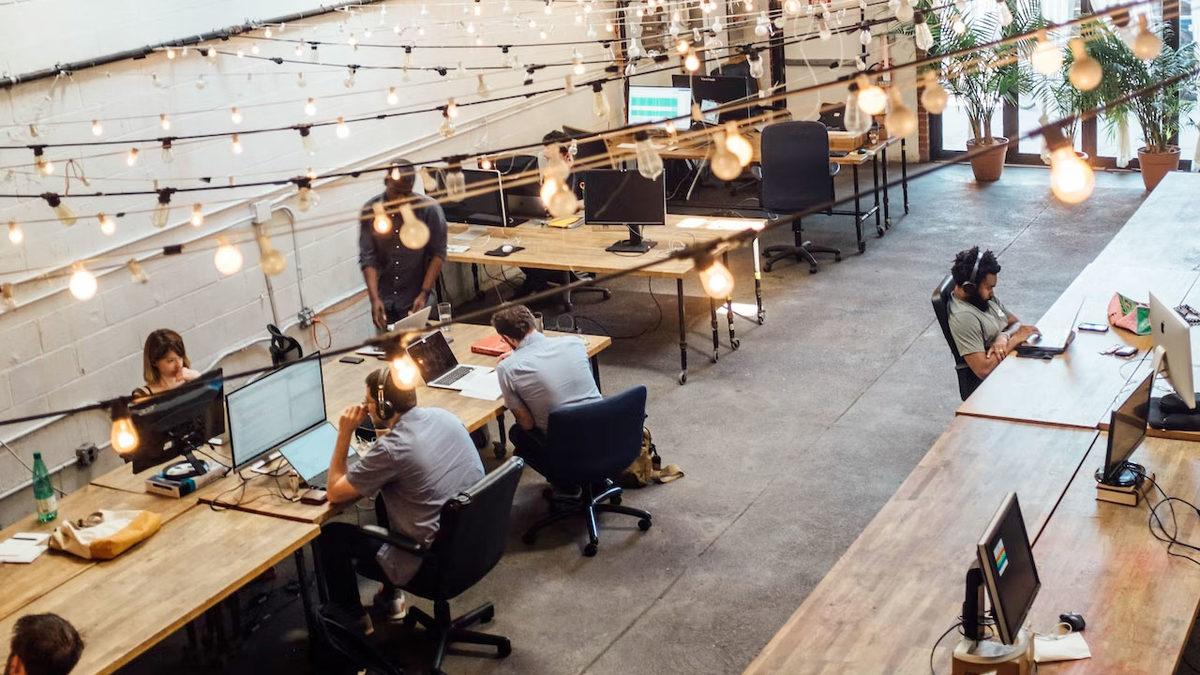 ’Hibrit Çalışma’ Formülünü Benimseyen Şirket Yöneticilerinin İlmek İlmek Düşünmesi Gereken Tüm Detaylar