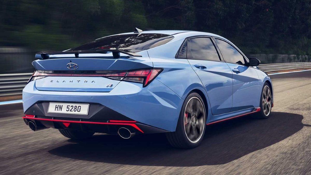 Niye Öyle Geliyorsun Aklımız Gitti: 280 Beygir Gücündeki Hyundai Elantra N Tanıtıldı