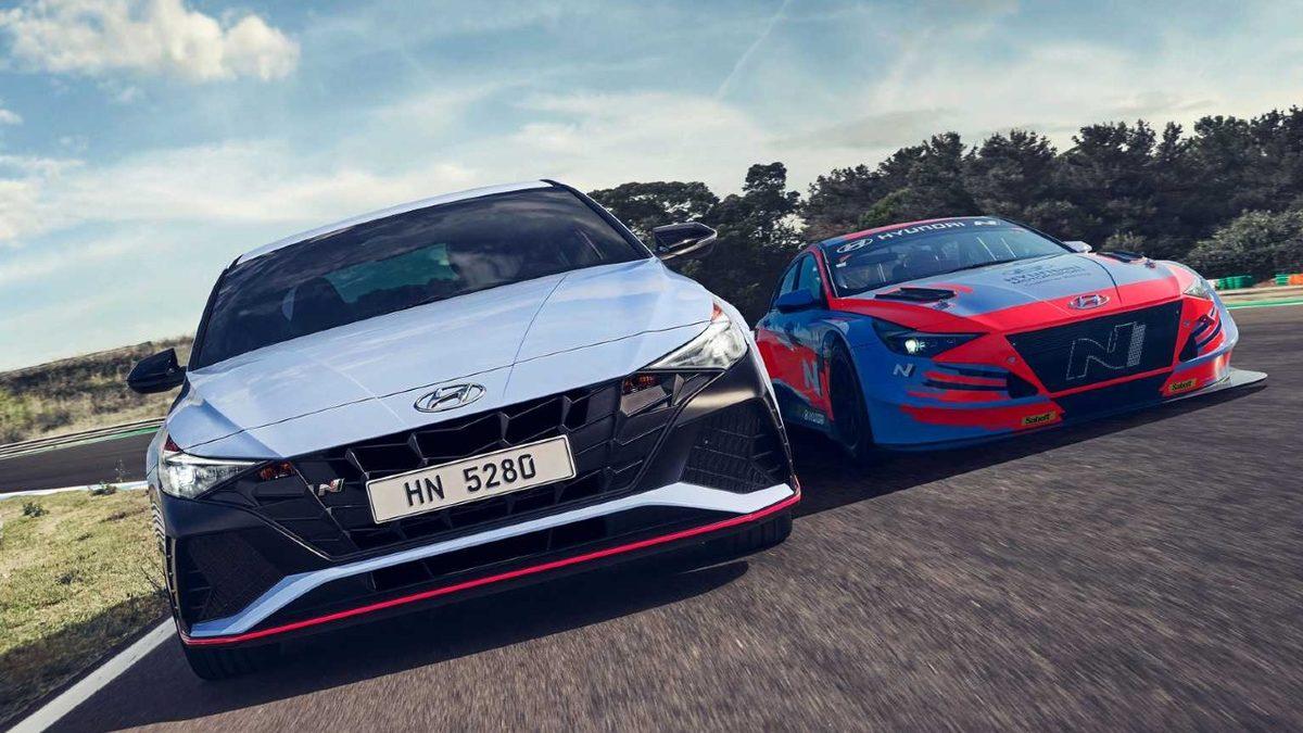 Niye Öyle Geliyorsun Aklımız Gitti: 280 Beygir Gücündeki Hyundai Elantra N Tanıtıldı