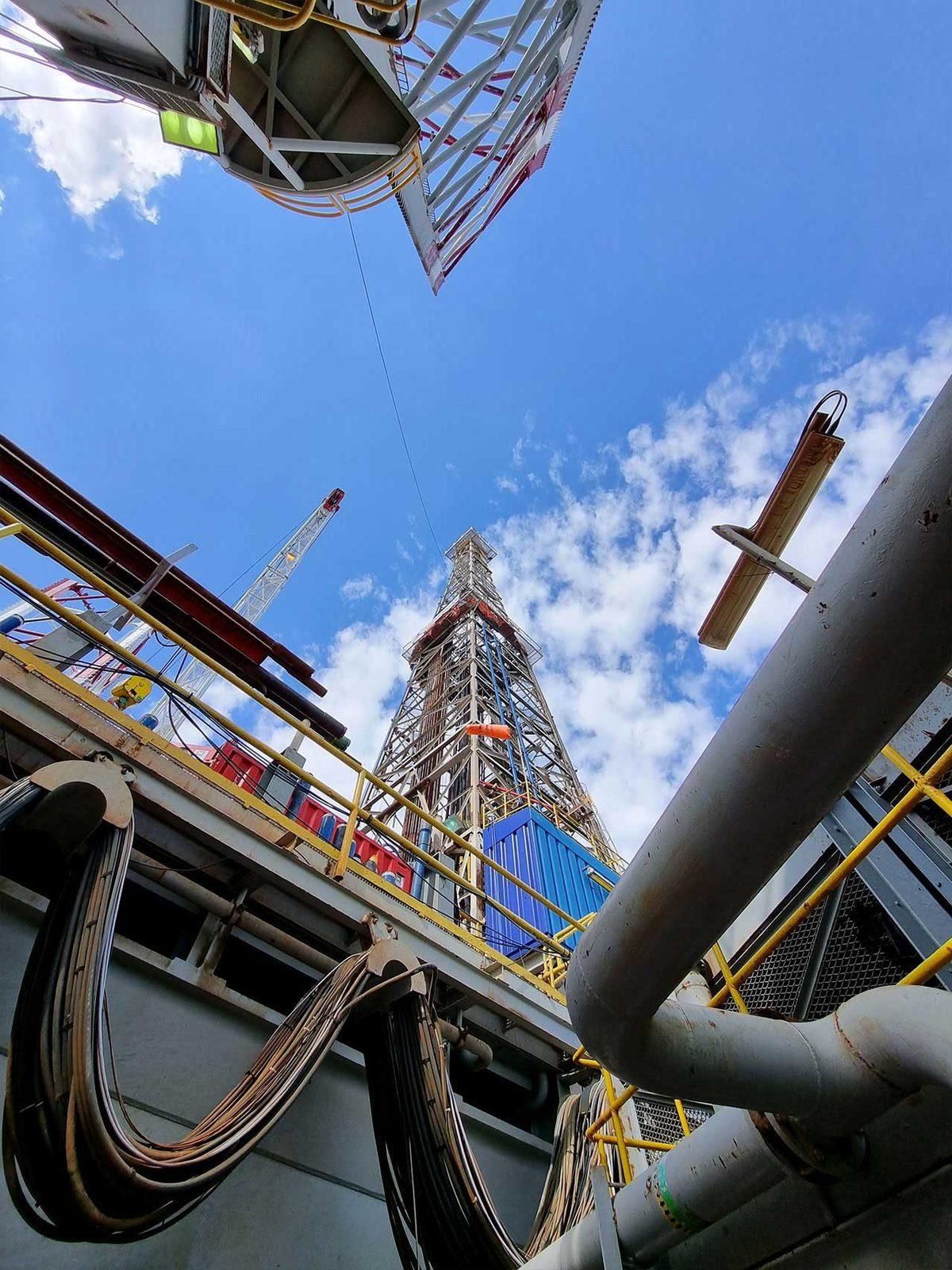 İstanbul Silivri Açıklarında, Denizin Üzerine Kurulan Bu Devasa Yapı da Neyin Nesi? Gidip Yerinde İnceledik