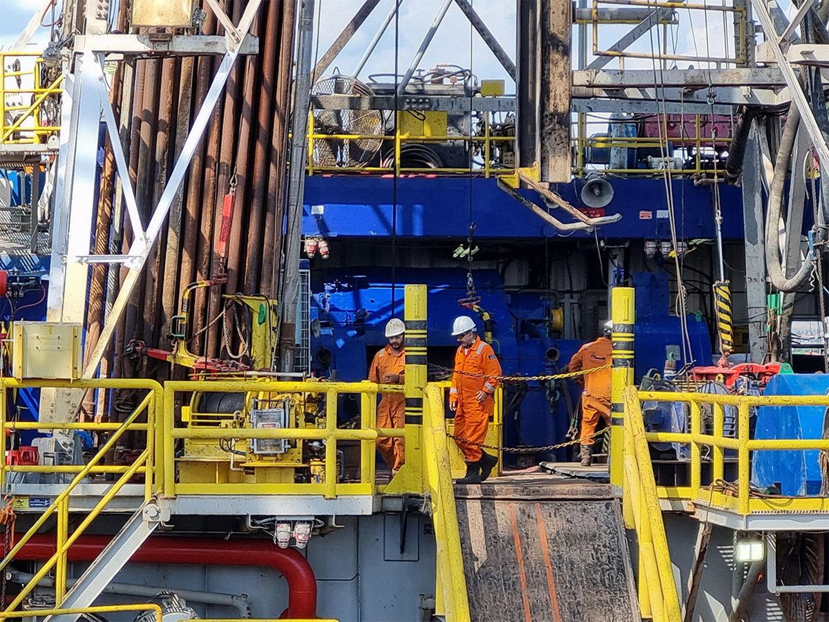 İstanbul Silivri Açıklarında, Denizin Üzerine Kurulan Bu Devasa Yapı da Neyin Nesi? Gidip Yerinde İnceledik