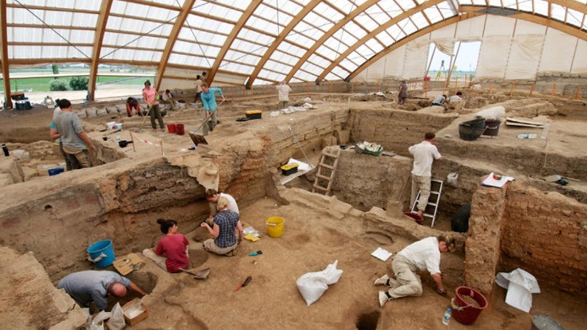 Dünyanın En Eski Yerleşimlerinden Çatalhöyük’te Yeni Bir Mahalle Keşfedildi