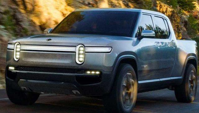 Rivian, Olduğu Yerde Tank Gibi Dönebilen Elektrikli Pikabı R1T’nin Gecikeceğini Açıkladı