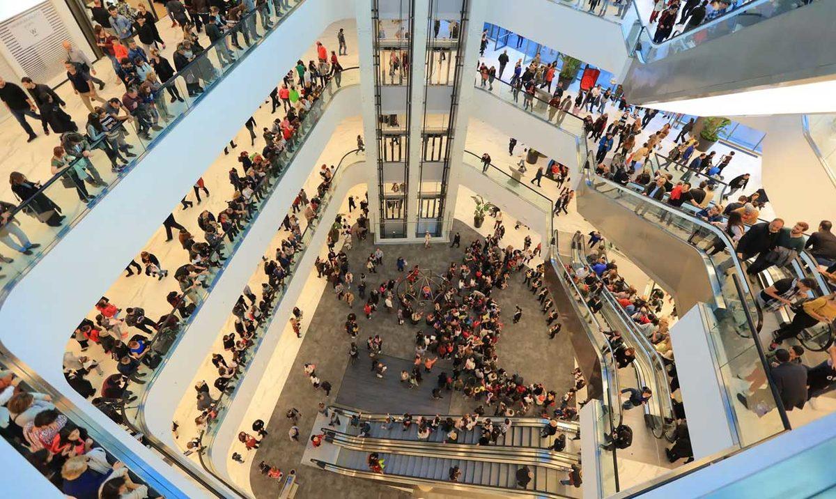 Madem Ekonomi Kötü ve Her Şey Çok Pahalı, Nasıl Herkes Çılgınlar Gibi Para Harcayabiliyor?