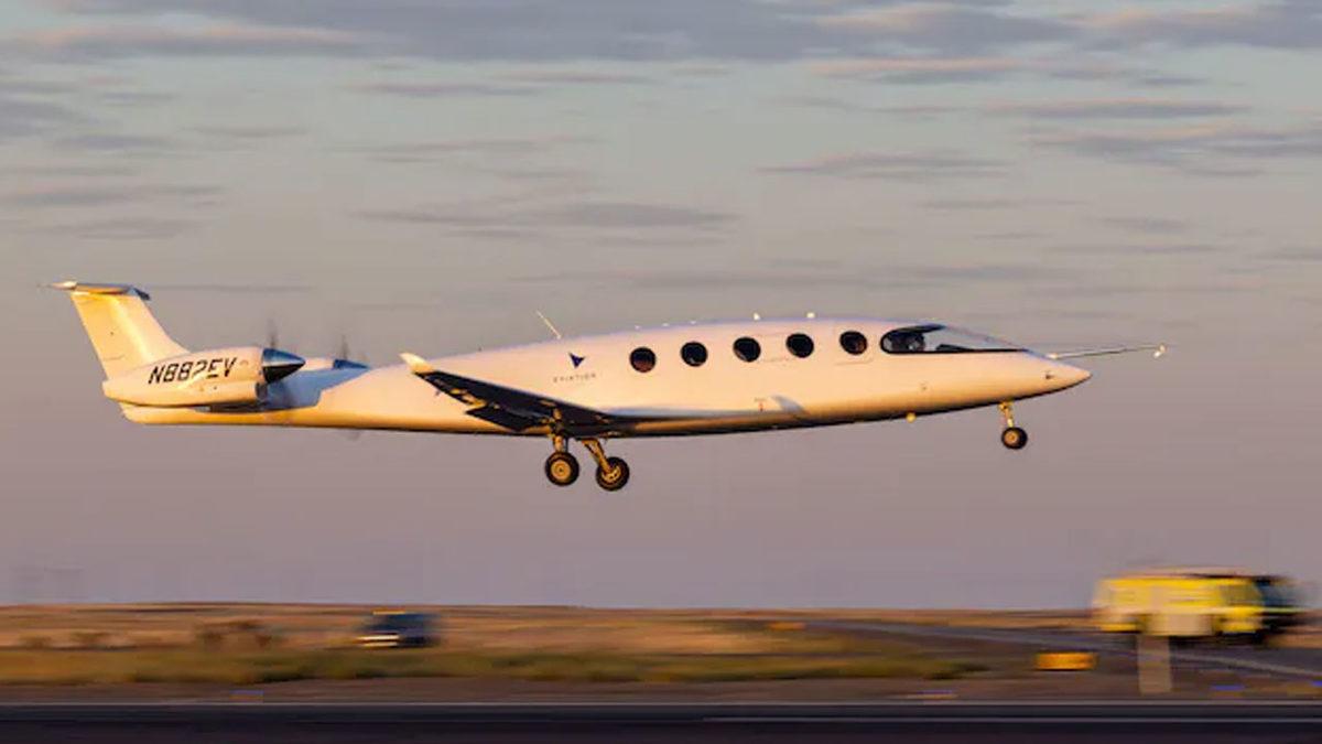 Havacılıkta Tarihi Gün: Elektrikli Yolcu Uçağı, İlk Uçuşunu Gerçekleştirdi