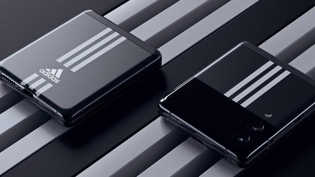 Samsung Galaxy Z Flip 3’ün Cırt Cırtlı Cüzdanı Andıran ’Adidas Edition’ Konsepti