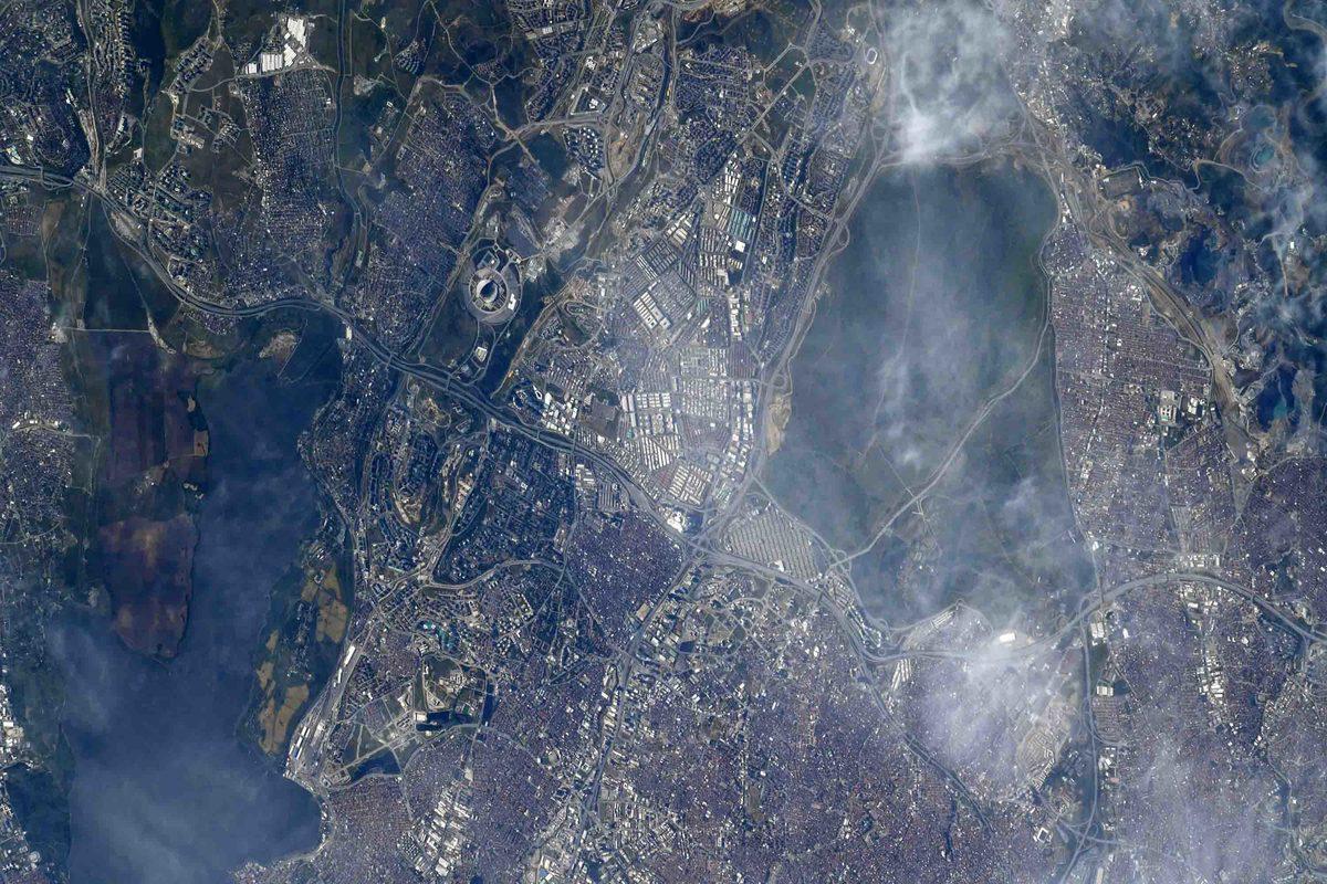 NASA Astronotu İstanbul’un Uzaydan Çekilmiş ’Şiir Gibi’ Bir Fotoğrafını Paylaştı
