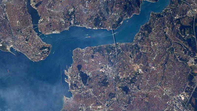 NASA Astronotu İstanbul’un Uzaydan Çekilmiş ’Şiir Gibi’ Bir Fotoğrafını Paylaştı