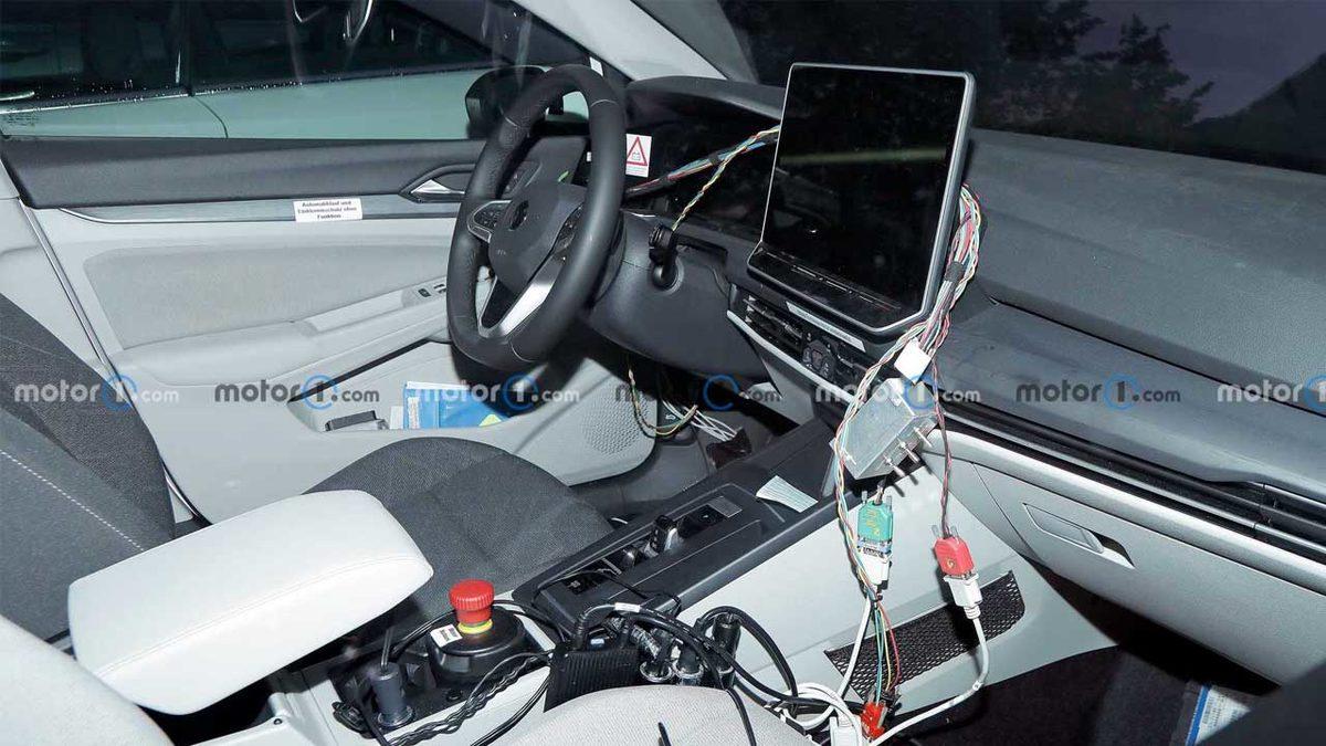 Yenilenen Volkswagen Golf’ün İlk Fotoğrafları Ortaya Çıktı
