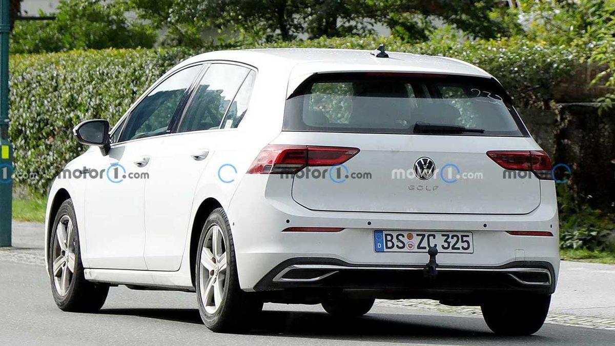 Yenilenen Volkswagen Golf’ün İlk Fotoğrafları Ortaya Çıktı