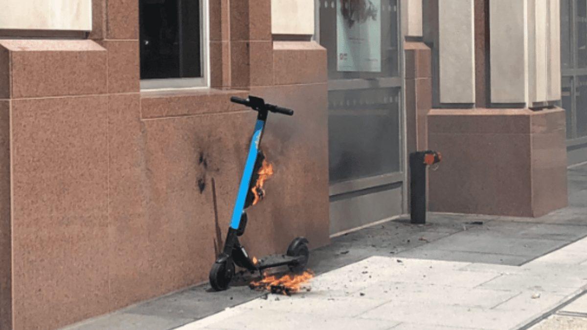 Günden Güne Yaygınlaşan Scooter’ların Bazıları Neden Alev Alıyor?