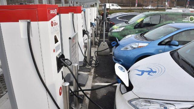 Avrupa’daki Elektrikli Otomobil Şarj İstasyonlarının Yüzde 70’i Sadece 3 Ülkede Bulunuyor