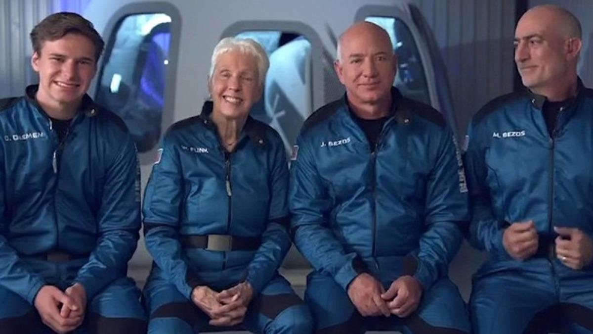 Dünyanın En Zengin İnsanı Jeff Bezos, Merakla Beklenen Uzay Yolculuğunu Nihayet Gerçekleştirdi [Video]