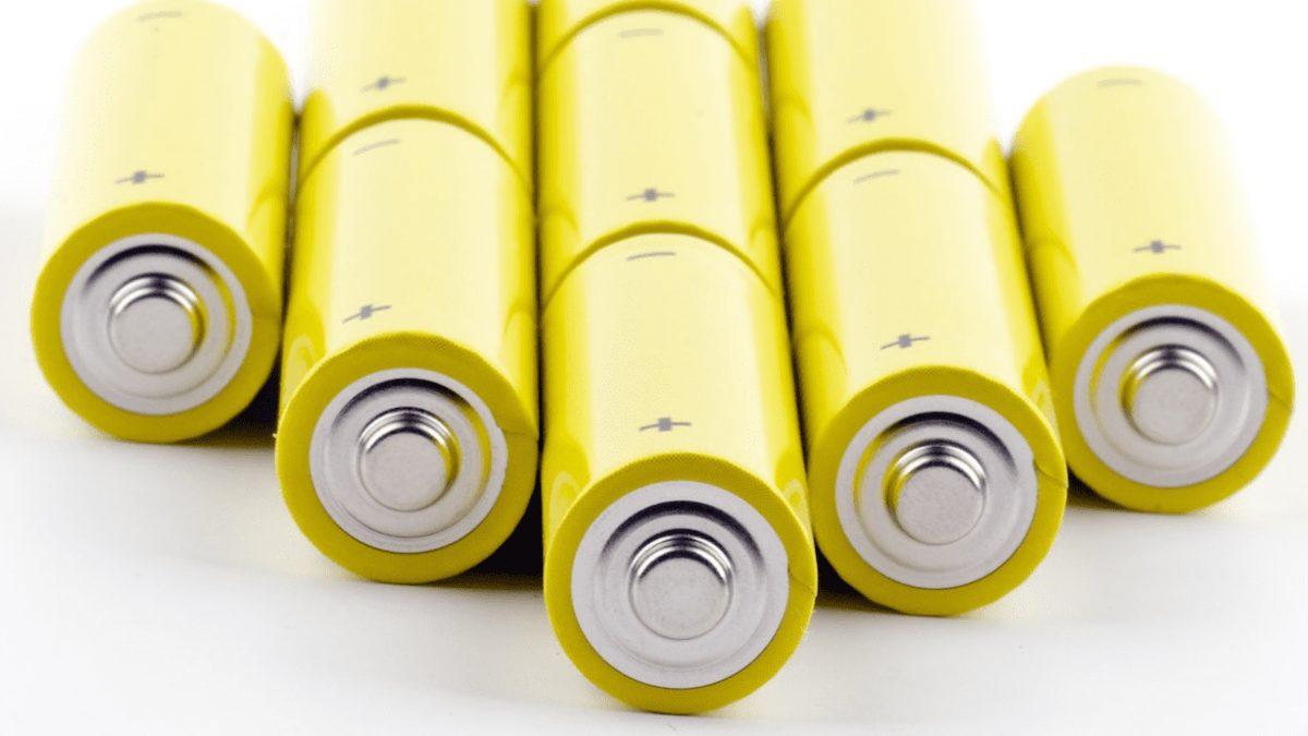 Bir Köşede Yalnız Başına Bırakılan Bitmiş Pil, Daha Sonra Nasıl Oluyor da Kendi Kendine Bir Miktar Dolabiliyor?