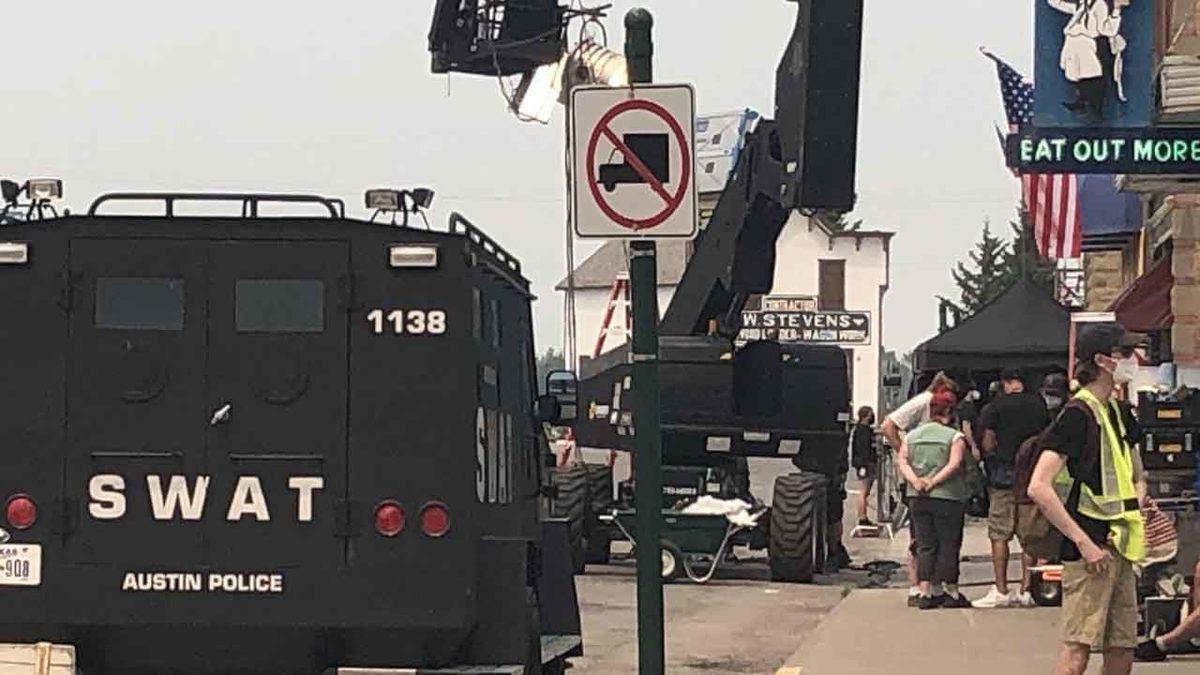 Oyunu Rekorlar Kıran ’The Last of Us’ Dizisinin Setinden Fotoğraflar Paylaşıldı