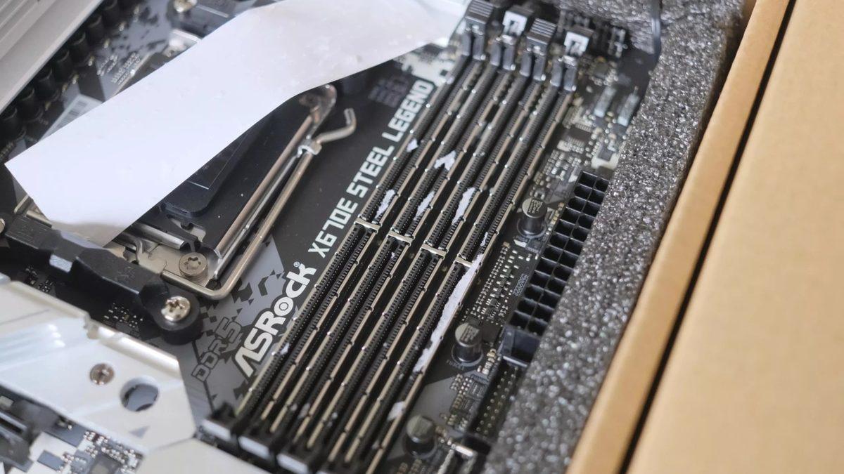 Asrock, Etiketi Çıkarılamayan Anakartları Değiştirecek (Evet Çıkarılamayan)