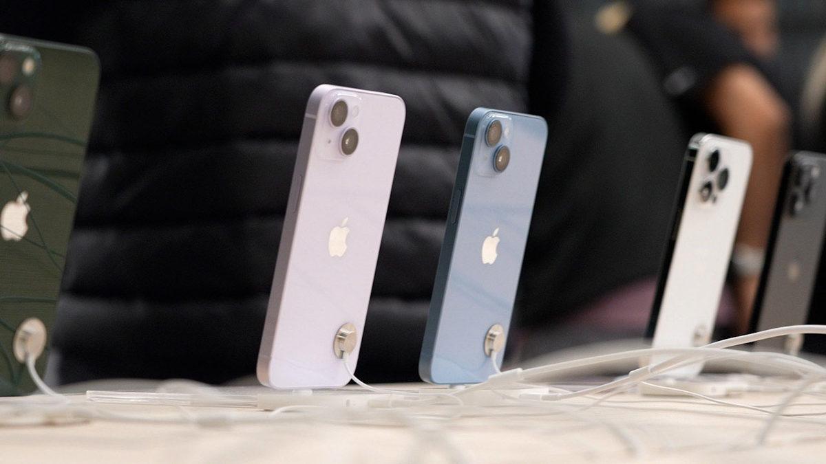 Troy, iPhone 14 Ön Siparişi Verenleri Boğazda Tekne Turuna Çıkardı: Siparişler 1 Dakikada Teslim Edildi