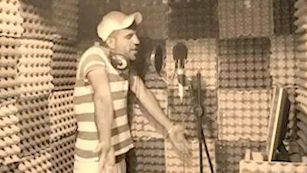 Acıların Çocuğuyuz: Mutlu Anlarımızda Bile Neden Damar Müzikler Dinlemekten Vazgeçemiyoruz? İşte Altında Yatan Sebepler