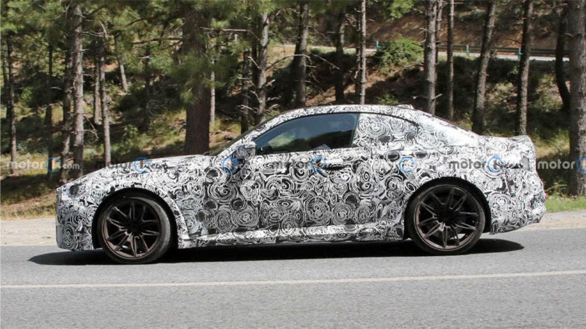 Giderek Büyüyen Izgara Artık Küçülüyor: 2023 Model BMW M2 Yollarda Görüntülendi