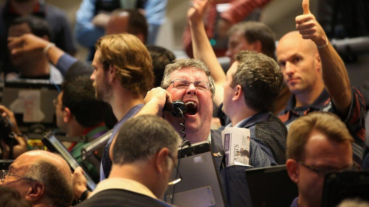 Borsalarda Büyük Bir Kaosun Ortasında Birbirine Bağıran Bu İnsanlar Tam Olarak Ne Yapıyor?