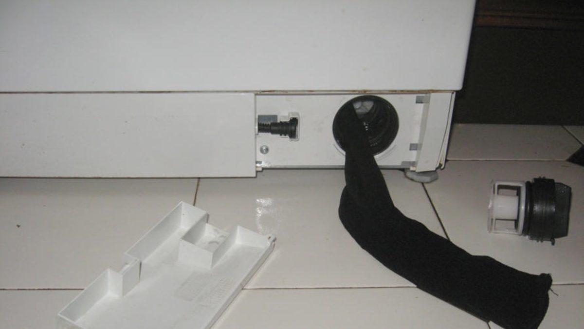 Kaybolan Çorap Tekinin Gittiği Gizemli Yer: Çamaşır Makinelerinin Alt Köşesindeki Bu Küçük Kısım Aslında Ne İşe Yarıyor?