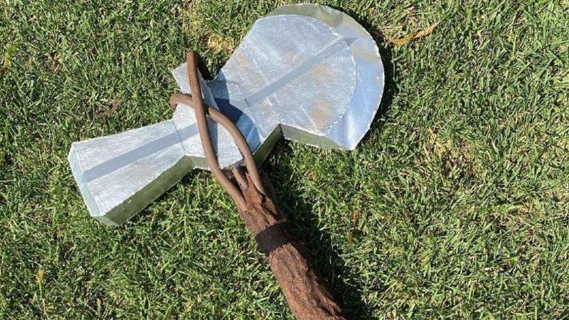 Thanos Görmesin: Marvel Hayranları, Evdeki Hurdalardan Kendi Thor Baltalarını Yaptılar