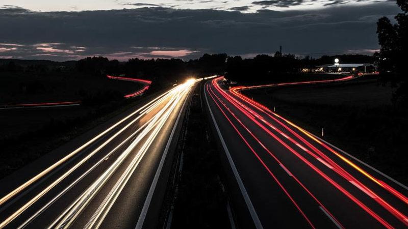 Elektrikli Otomobilleri Kablosuz Şarj Edebilen ’Yol’ Geliştirildi